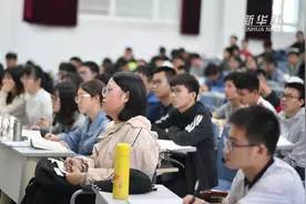 梦想是一双隐形的翅膀视频封面