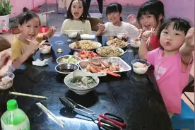 东莞小学生终于接到开学通知了，庆祝神兽终于回笼……！视频封面