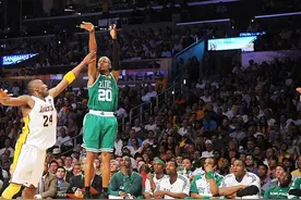 最亮的那颗星！10年NBA总决赛 雷-阿伦飚中8记三分攻陷斯台普斯视频封面