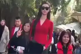 2米8的美女 身材匀称 找不到男朋友视频封面