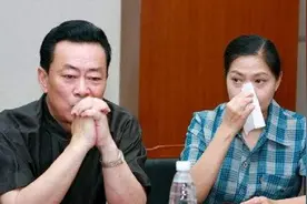 61岁老戏骨王诗槐二婚娶初恋，儿子却智力受损，如今活成这样视频封面