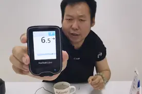 答案揭晓！糖尿病人吃木糖醇升糖高吗？老王亲自测试喝木糖醇糖水视频封面