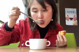 30岁大龄剩女，独自在城市打拼，下班一个人吃饭逛街，内心很孤独视频封面
