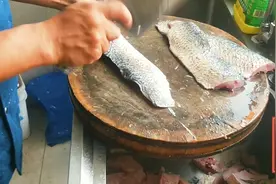 红烧鱼块的家常做法，香辣美味，比饭店的还好吃，一大盘不够吃。视频封面
