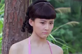 美女正要游泳,不料水里突然窜出一名男子,美女当场瞎眼了!视频封面