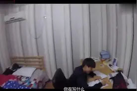 随时随地的拍摄，看看王俊凯敏感的神经，立马拿起帽子戴上，帅！视频封面