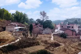 鸟语花香的江西农村老家，大家说是应该翻新还是直接拆了重盖呢？视频封面
