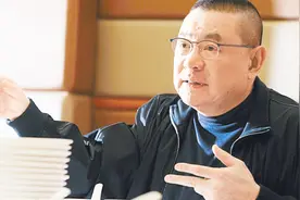 狙击新城控股的富豪刘銮雄：我愿意教年轻人赚钱，但他们太懒了视频封面