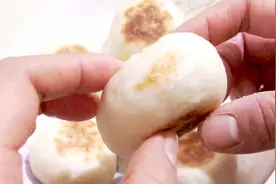 面粉加香蕉这样做太好吃了，香甜松软，孩子爱吃还能预防便秘视频封面