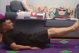 坚持了一个月的健身，成功练出了胸肌和腹肌，大家看一看明显吗？视频封面