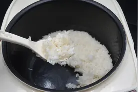 隔夜的米饭能不能吃？别不当个事，好多人都不清楚，都看看吧视频封面