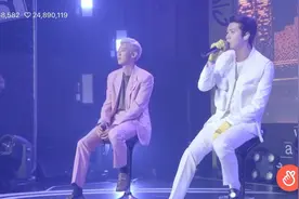 EXO-SC在showcase上带来《靠近你》舞台，两位帅哥的帅气表演啊视频封面