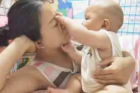 宝宝薅妈妈头发抓妈妈脸，然后再讨好妈妈，妈妈想生气都难视频封面