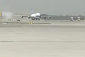现场视频！大兴机场首次真机试飞成功，“巨无霸”A380率先降落视频封面