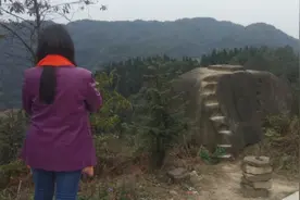 不可复制的☞原生态石头☜沧桑美……，听说至少上亿年才能形成视频封面