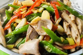 没人要的鸭食管，炒着吃特别香，香辣开胃，1顿多吃2碗饭视频封面