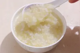 天气变凉，白粥这样做，健脾暖胃，补充多种维生素，宝宝辅食首选视频封面