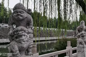 西安城墙又出新花样，护城河里的水幕电影！环城西苑每晚8.30演出视频封面