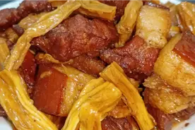 江西地方特色菜腐竹烧肉，这样做软糯入味不油腻视频封面