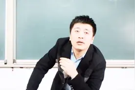 爆笑张雪峰：哥们考研高分考河北农大哭蒙了，面试老师说别想跑视频封面