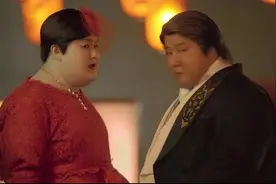 小伙被抓还敢嚣张：再打我下试试，不料胖子上去连打两巴掌视频封面