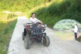 农村姑娘骑着沙滩车去钓鱼，这地方环境太好了，钓鱼人的天堂视频封面