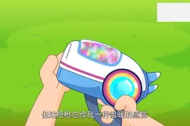 喜羊羊自己假扮6只羊引开狼群，他成功帮队友逃出敌人的包围视频封面