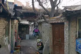 兰州又一处老房子，老到掉渣，周边高楼林立，距离西关仅200米视频封面
