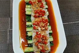 凉拌莲藕拌黄瓜，酸辣开胃，清脆爽口，下酒又下饭，简单易做。视频封面