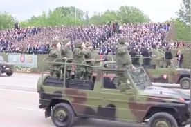 4000兵力300辆战车：塞尔维亚举办大阅兵纪念二战胜利视频封面