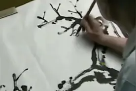 国画大师关山月画梅珍贵视频