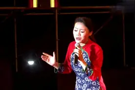 草帽姐一首《一壶老酒》不输原唱陆树铭，深情歌声催人泪下，好听视频封面