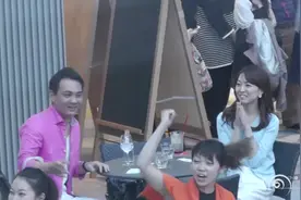 泪目，日本大阪广场内超创意快闪感人求婚！完整版！视频封面
