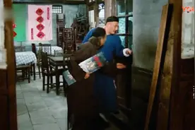 老一辈的艺术家们把茶馆的人物演绎的活灵活现，人物特性鲜明