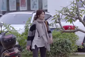媳妇住院，丈夫看到妻子躺在床上心疼的不行视频封面