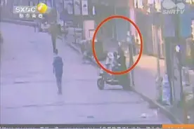 湖南：好事保安解开狗绳 宠物狗被陌生女子牵走视频封面