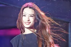田馥甄演唱会深情献唱金曲《无事生非》，这首歌你会唱吗？视频封面