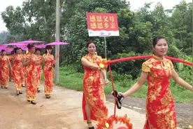 湛江遂溪叶屋村数百名外嫁女相约回娘家，美女如云，场面太壮观了视频封面