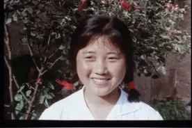 珍贵影像：70年代山东荣成一个小渔村，未出嫁的姑娘羞于穿红衬衫视频封面
