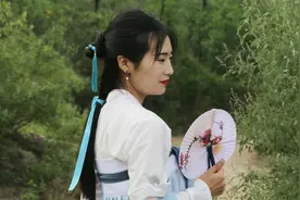 一首老情歌《爱到死心塌地》，再多的痴情也换不来你的爱视频封面