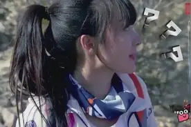 贝爷用柳岩的袜子榨汁，女神的袜子水真的这么好喝吗？视频封面