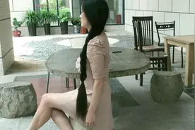 悠悠结婚后老公嫌家里到处都是长头发 让她剪掉 真的好可惜视频封面