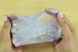教你用洗面奶洗衣液自制起泡胶，不用胶水和硼砂，新手也能学会视频封面