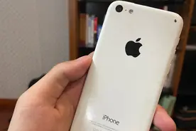 【开箱】99元闲鱼iPhone 5c，苹果仅存可用百元机型，塑料壳机身视频封面