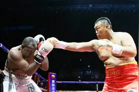 亚洲重量级霸主张君龙，拜师霍利菲尔德，欲做世界第一 “龙王”视频封面