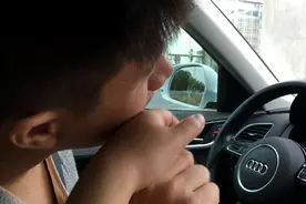 小伙开车不看路遭到老婆指责，小伙撒撒娇老婆瞬间就没了脾气视频封面