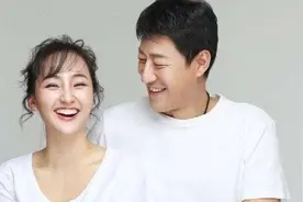 看看于震的前妻，看看于震的现任，网友：难怪于震结婚半年就要离视频封面