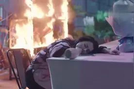 凌凌七花房遇火灾，喊救命没人应，看着可伶又着急，热巴演技太赞视频封面