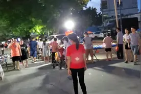广州，白云区长红村，免费摆地摊不收钱，一天挣好几百视频封面