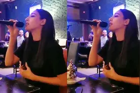摩洛哥女孩演唱中文歌曲，老外朋友一句听不懂，却依然全场鼓掌视频封面
